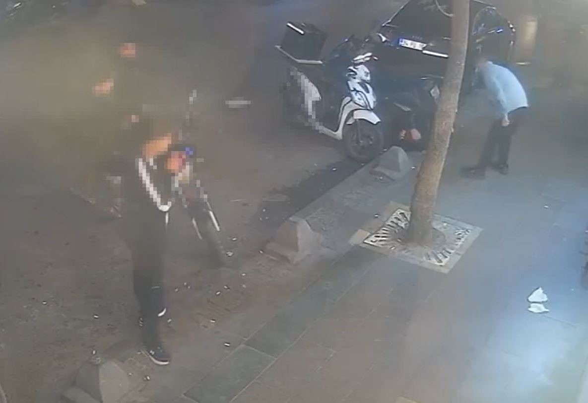 Küçükçekmece'de husumetlisini sokak ortasında vuran şüpheli tutuklandı