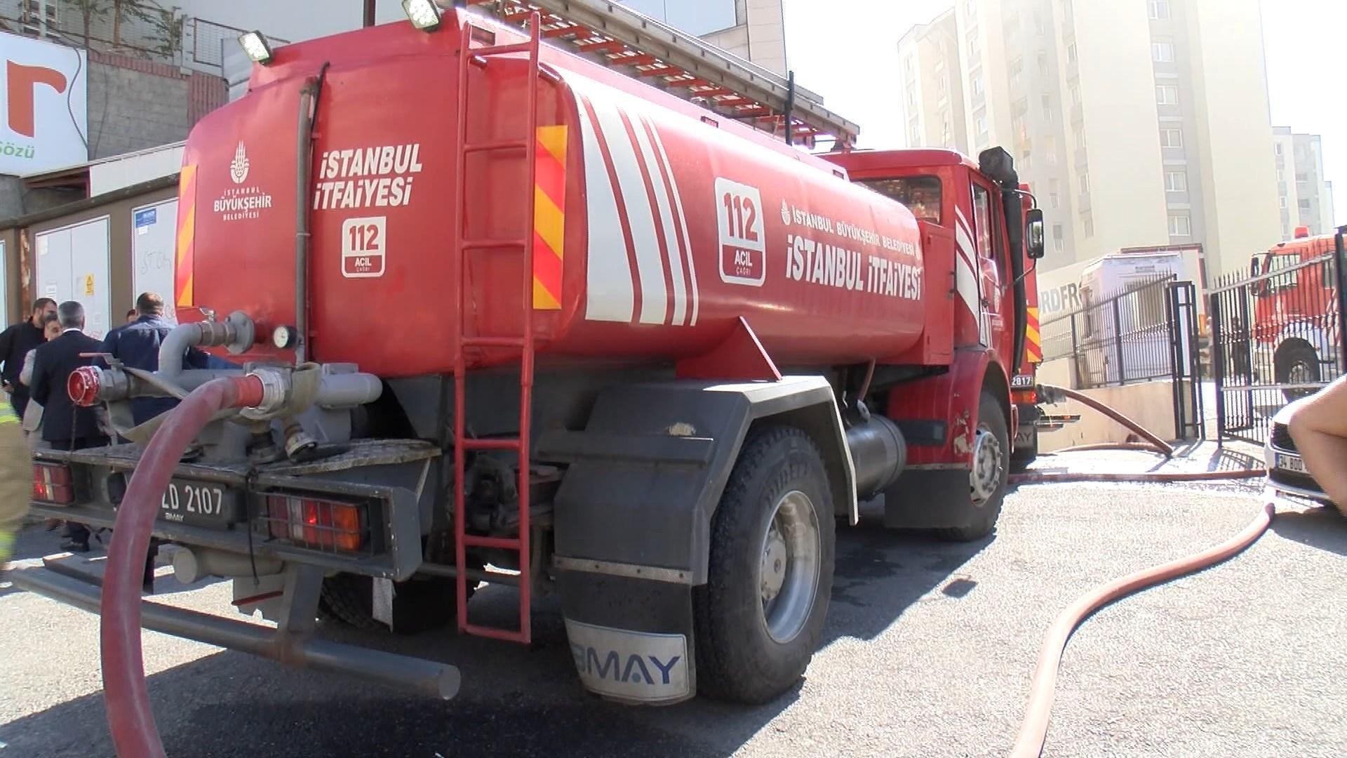 Küçükçekmece’de Kapalı Otoparkta Elektrikli Araç Yangını